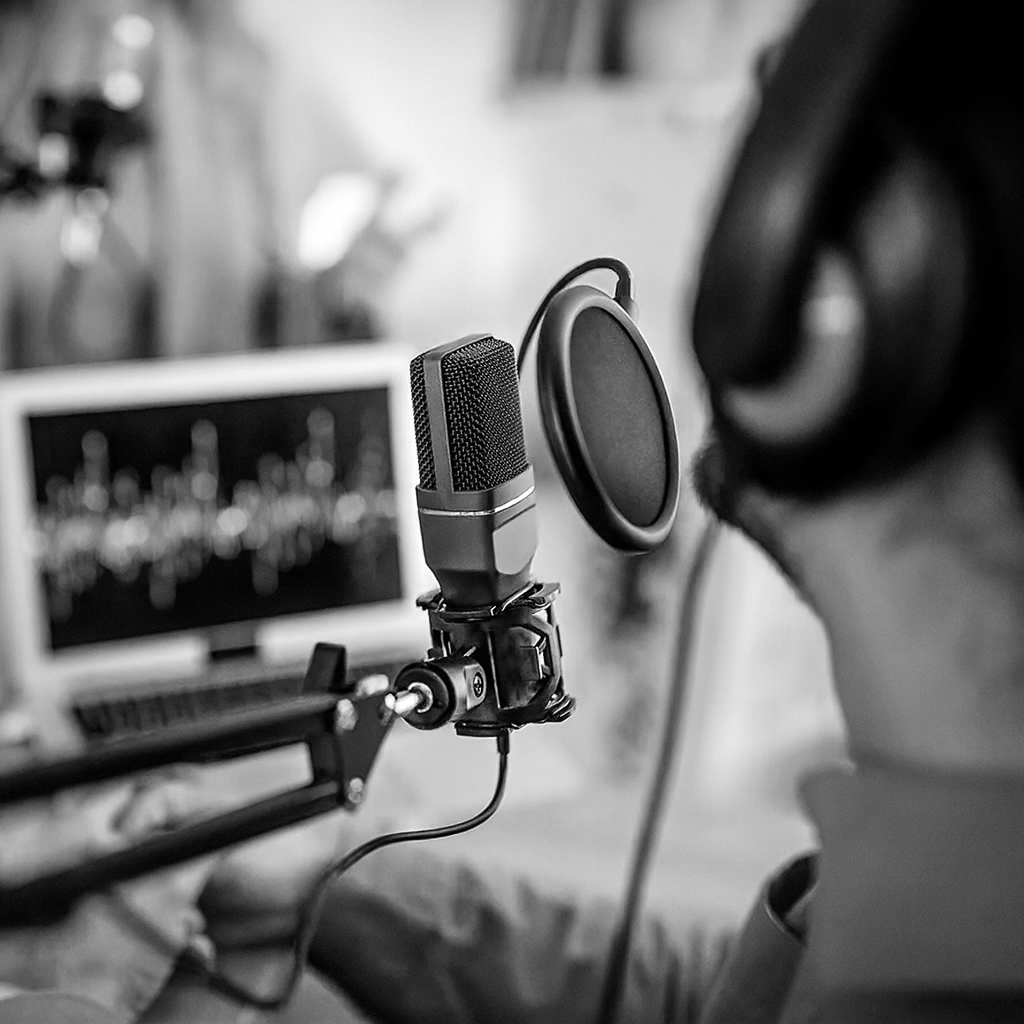 Episode 001: Meet your Podcasters